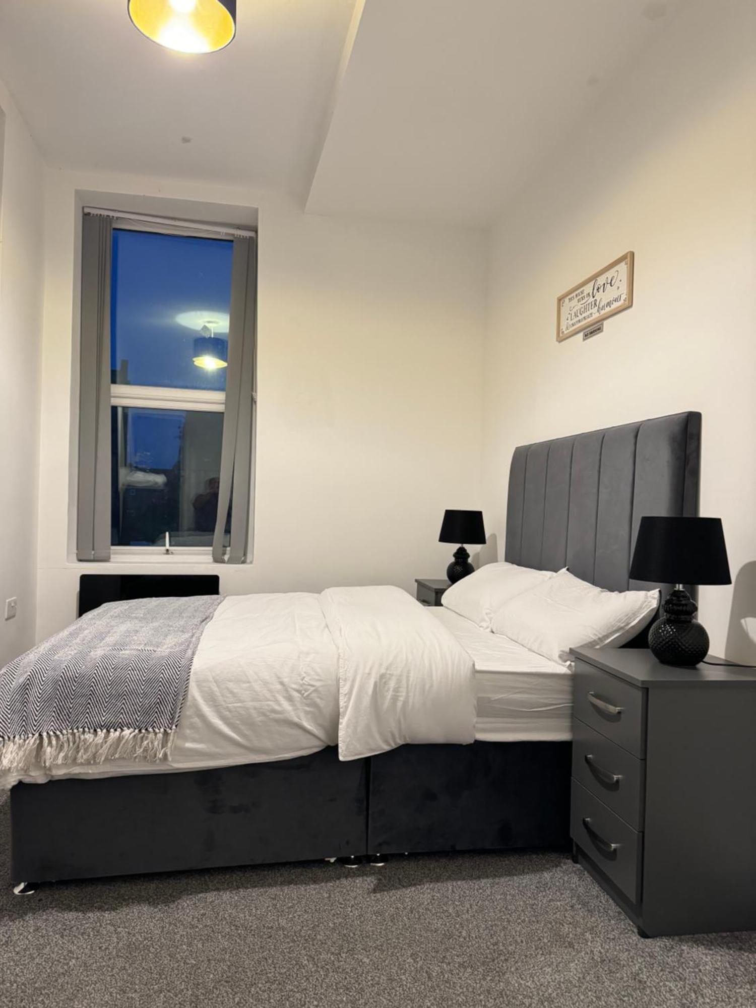 Icon Residencia Apartment Манчестер Экстерьер фото