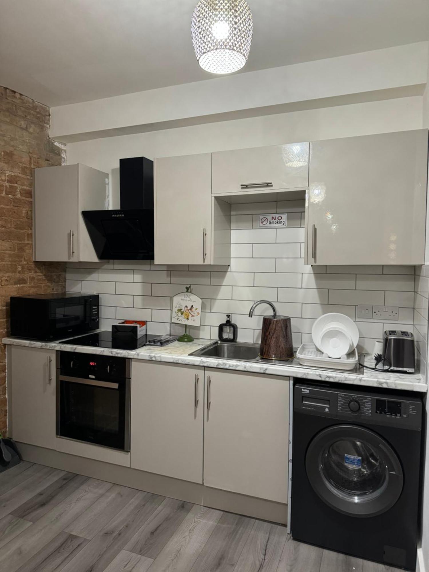 Icon Residencia Apartment Манчестер Экстерьер фото